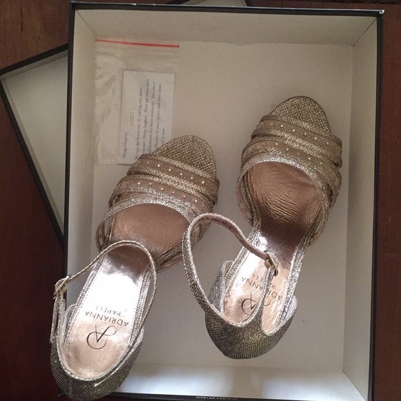 Shoes - Picture 4 of 6